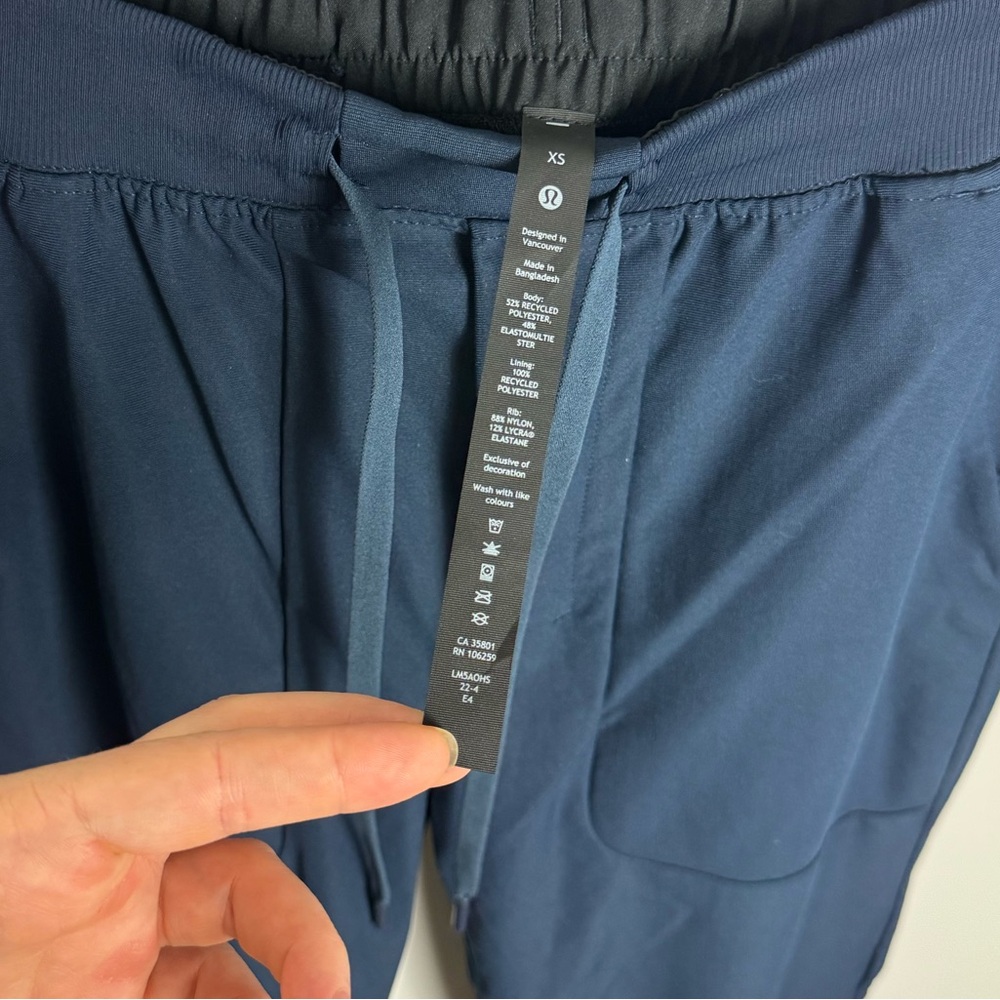 Lululemon Women’s Navy Joggers – Size XS - Picture 4 of 9